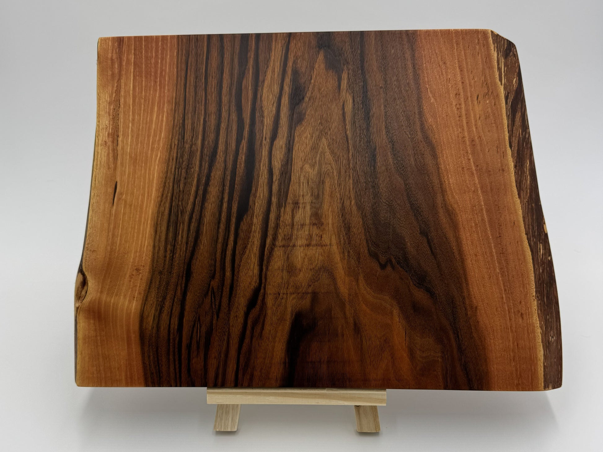 Patagonian Rosewood Serving Board – Wide Edge Flow